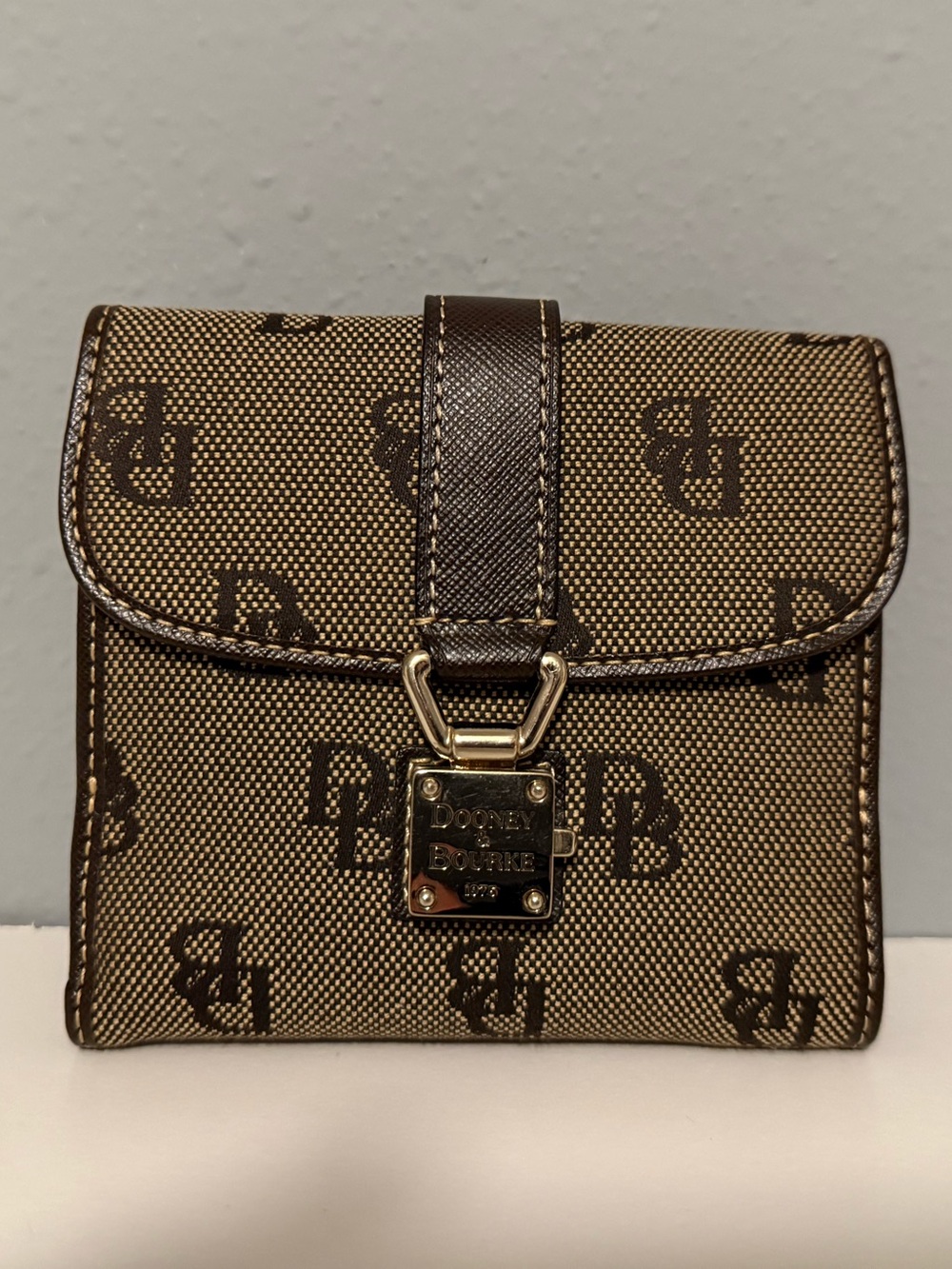 vintage Dooney & Bourke wallet